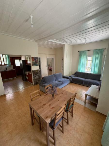 A la foto es mostra l'objecte 90m2 2 Bedroom Apartment in Myrina Center - Port of Myrina situat a la ciutat de Mirina.