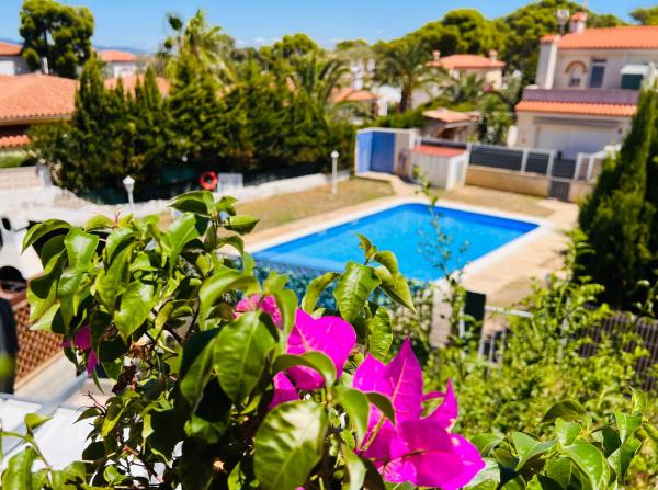 A la foto es mostra l'objecte SUNDARA, brisa marina, serenidad y piscina situat a la ciutat de Tarragona.