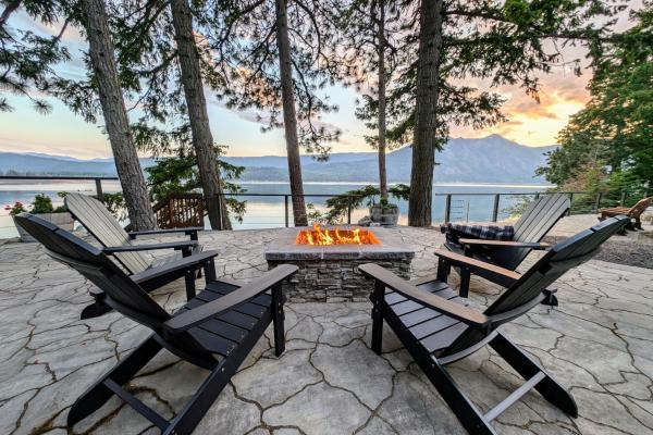 Cozy Lakefront Cabin - Lake Easton State Park, Easton