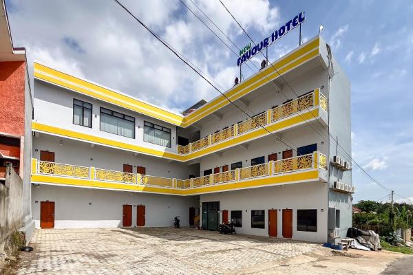 A la foto es mostra l'objecte RedDoorz Plus at New Favour Hotel Gunung Dempo situat a la ciutat de Bumiagung.