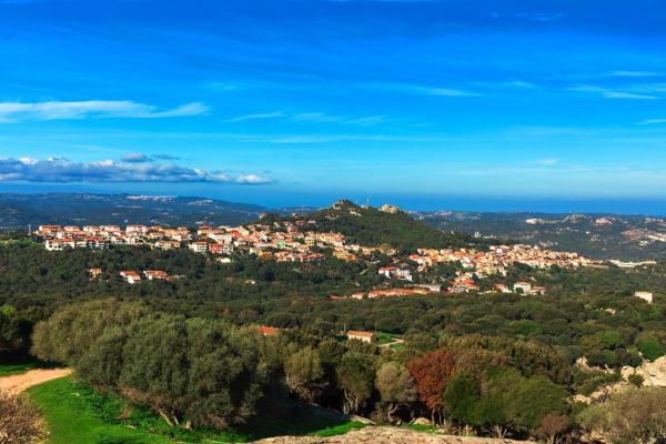 På billedet ses objektet La casa di Mamma, Appartamento di charme nel borgo beliggende i byen Luogosanto.