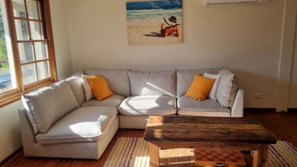 Pet Friendly Riverside Classic With Wifi - Tea Gardens