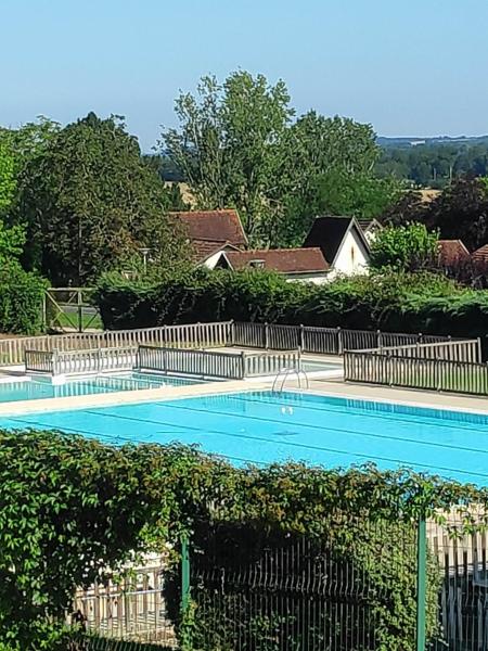 På bildet vises objektet Gite 4/6p aux Portes du Périgord som ligger i byen Castillonnès.