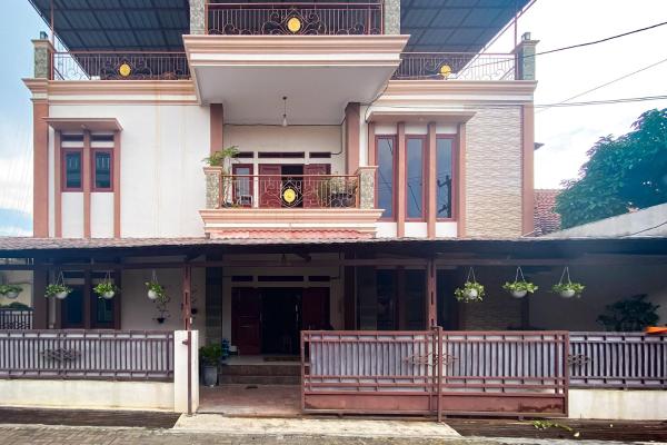 Auf dem Foto ist das Objekt Wisma Falira Serang Syariah Mitra RedDoorz in der Stadt Rancalutung zu sehen.