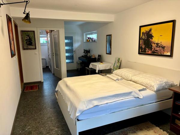 På billedet ses objektet Apartment BellArt with Sauna beliggende i byen Leše.