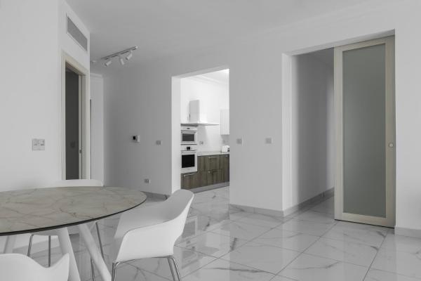 Fotografie 7: Seafront Elegance with Pool