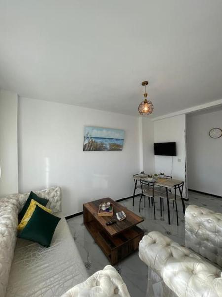 Na zdjęciu widoczny jest obiekt Hercules Apartment położony w mieście Ahamar.
