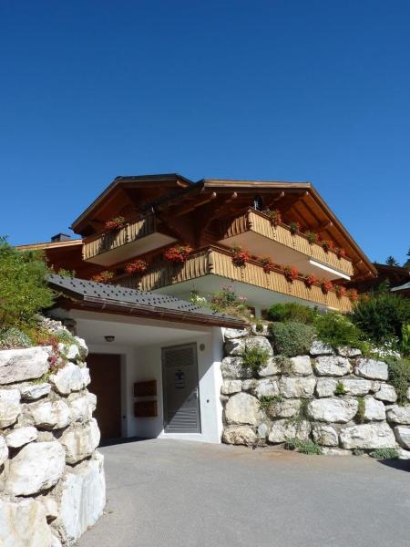 Na fotografii je vidět objekt Great luxurious Flat in pitoresque Lauenen village nacházející se ve městě Gstaad.