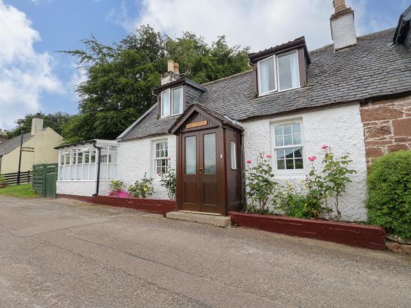 A la foto es mostra l'objecte Rose Cottage situat a la ciutat de Strathpeffer.