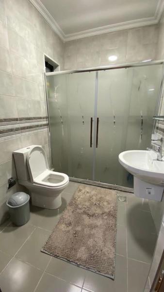 A la foto es mostra l'objecte Amazing 2BR in the middle of Amman situat a la ciutat de Amman.
