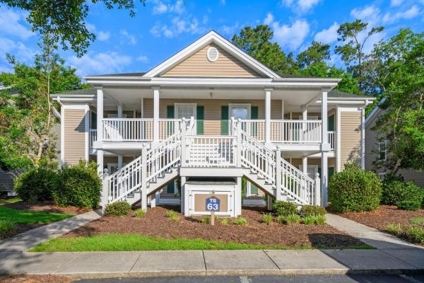 På bildet vises objektet 63A Fairway View Escape condo by Peace Vacations som ligger i byen Pawleys Island.