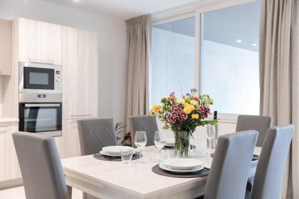 Beachfront 9ten11 Maisonette W Terrace By Homely, Mellieħa