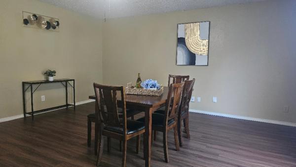 Cozy Four Bedroom Residence In Converse - Sunrise - San Antonio