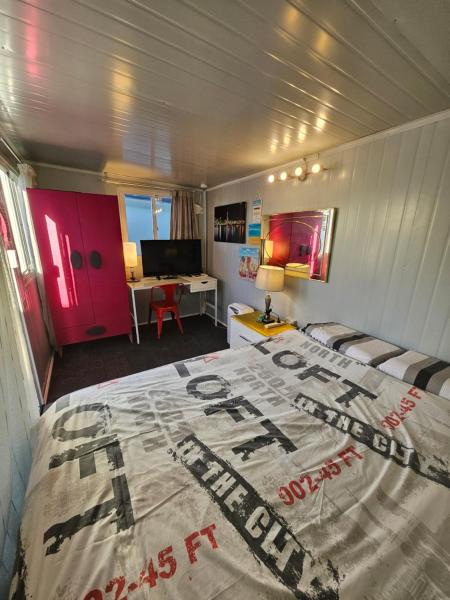C3 Save money budget affordable cabin with comfort! Cabin 3, Auckland