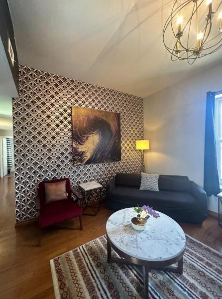 A la foto es mostra l'objecte Spacious 2BR unit near BJ Hospital situat a la ciutat de Tower Grove.