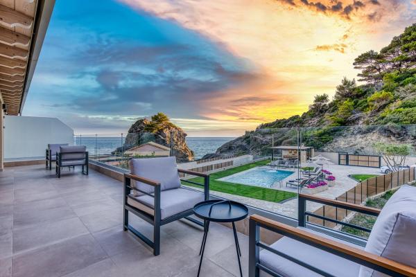 Na fotografii je vidět objekt Avale Luxury Villa nacházející se ve městě Kontogialos.