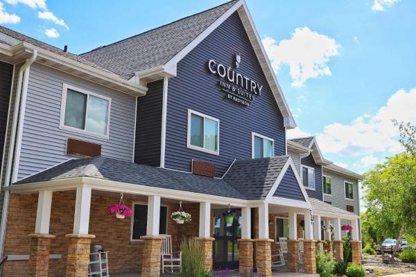 A la foto es mostra l'objecte Country Inn & Suites by Radisson, Sparta, WI situat a la ciutat de Sparta.