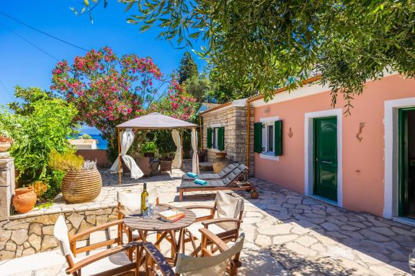 Na zdjęciu widoczny jest obiekt Levrecchio Beach Cottage położony w mieście Longos.