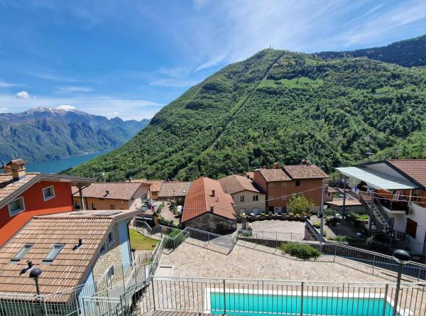 A la foto es mostra l'objecte Casa ai due Laghi situat a la ciutat de Fonteno.