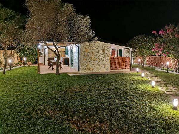 写真にはSanta Liberata市にあるArgentario Cottageが写っています。