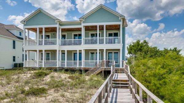 På bildet vises objektet Mr, Bugs Summer House home by Peace Vacations som ligger i byen Pawleys Island.
