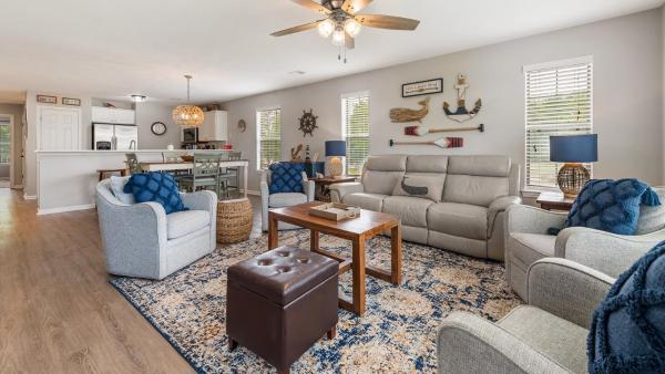 På bildet vises objektet 55C Anchors Away II at True Blue condo by Peace Vacations som ligger i byen Pawleys Island.