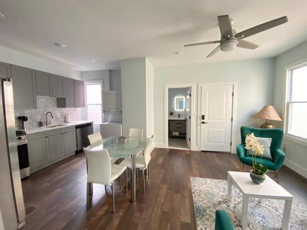 The photo shows the MetLife Stadium Apartments Near NYC located in the city of Croxton.