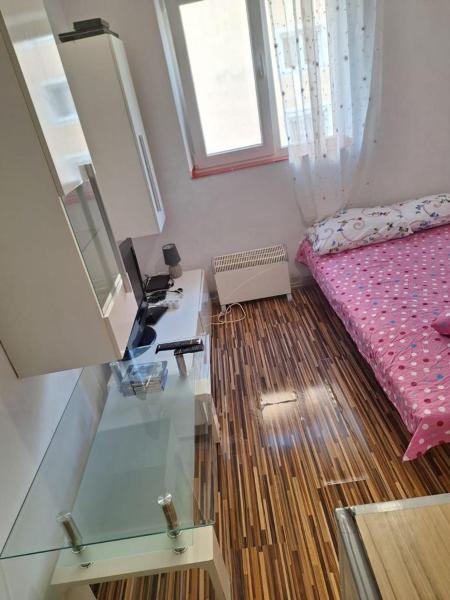På billedet ses objektet one room beliggende i byen Timişoara.