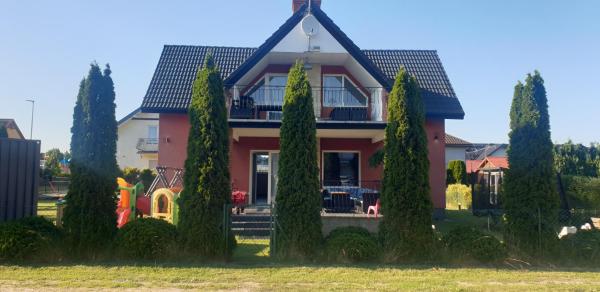 På bilden syns objektet Słoneczny Brzeg som ligger i staden Rowy.