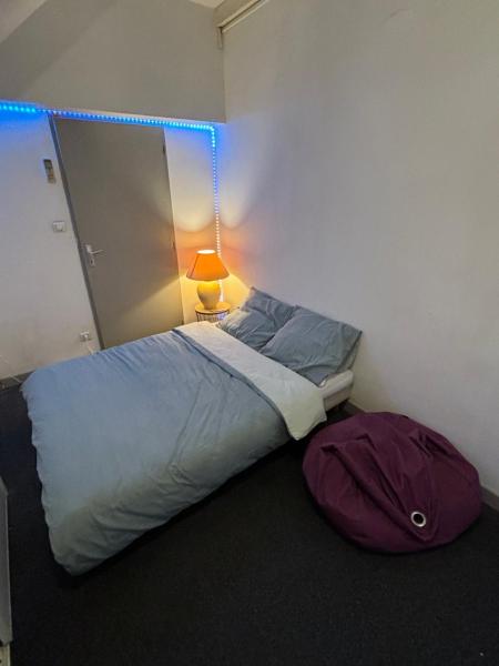 A la foto es mostra l'objecte Chambre 2 personnes situat a la ciutat de Laveyron.
