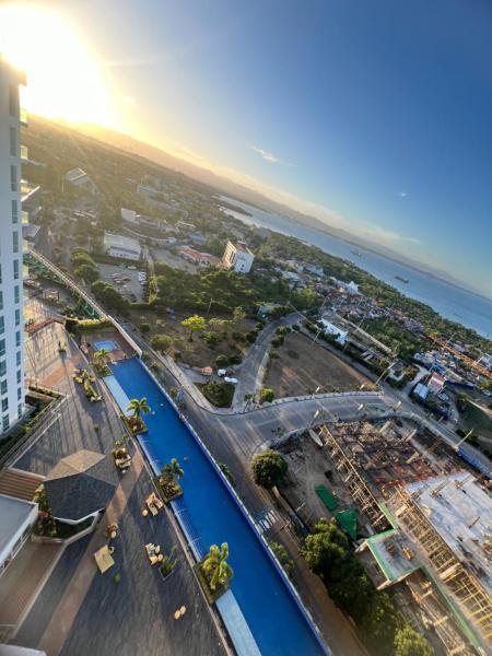 A la foto es mostra l'objecte The mactan newtown 1 Bedroom , Beach is P 350 pp situat a la ciutat de Punta Engaño.