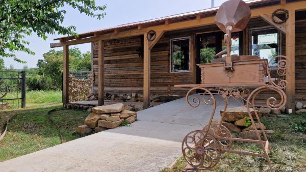A la foto es mostra l'objecte Casa MB SOFIA situat a la ciutat de Cuvin.