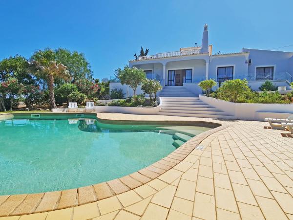 A la foto es mostra l'objecte Casa Vitória - with private pool situat a la ciutat de Pêra.