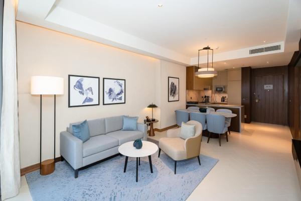 Kuva 4: Escape24 2BR in Address Opera with Skyline Views near Burj Khalifa