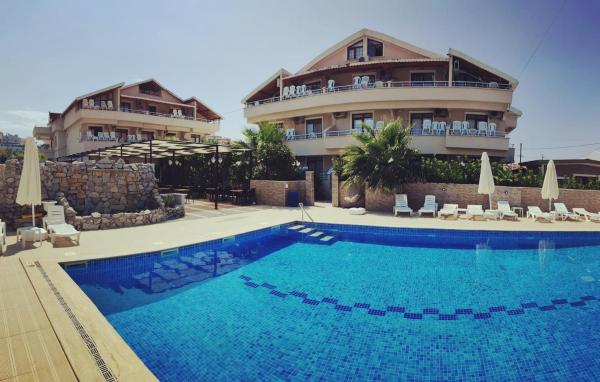 Op de foto is het object Altinkum tatil konakları te zien, gelegen in de stad Avsa Adasi.