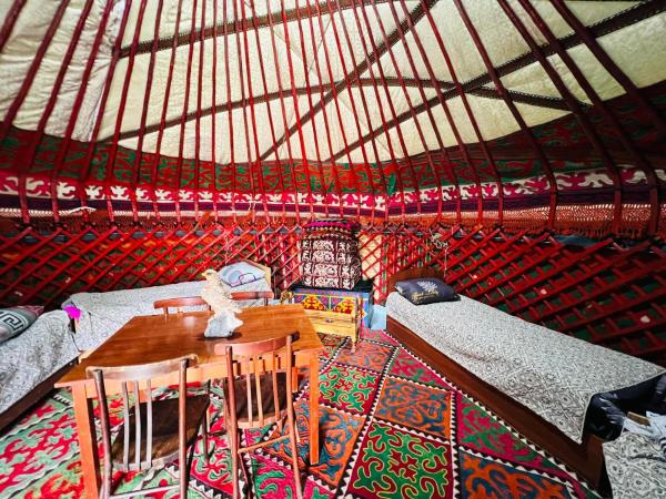 Op de foto is het object Guesthouse Rano te zien, gelegen in de stad Tashbulak.