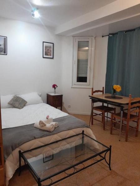 A la foto es mostra l'objecte Studio Urbain Cosy-Touche Rétro 2 situat a la ciutat de Perpinyà.