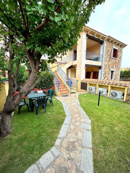 Na zdjęciu widoczny jest obiekt Villa Smeralda - San Teodoro zona spiagge położony w mieście San Teodoro.