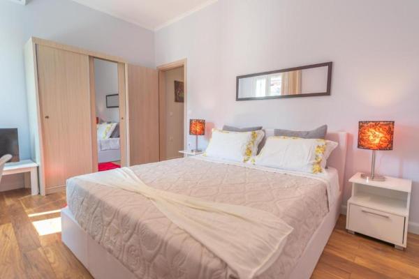 Na fotografii je vidět objekt Durres Central Luxurious apartament nacházející se ve městě Durrës.