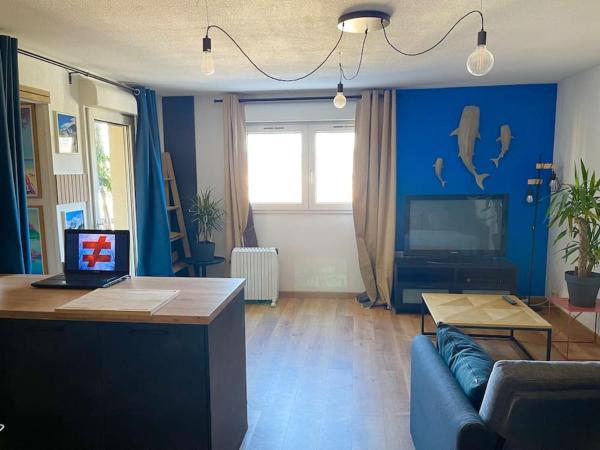 A la foto es mostra l'objecte Joli T2 avec piscine situat a la ciutat de Fréjus.