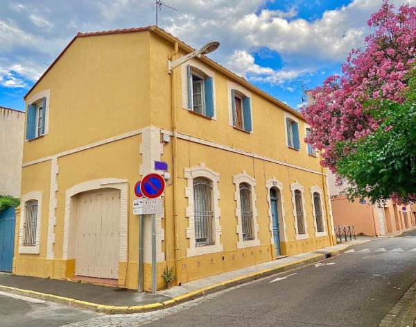 The Yellow House - Pyrénées-Orientales
