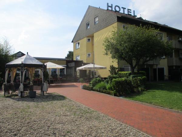 A la foto es mostra l'objecte Hotel Tennenloher Hof situat a la ciutat de Erlangen.