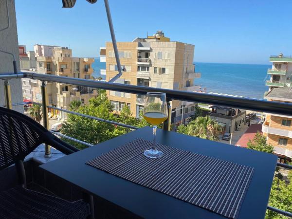 Na fotografii je vidět objekt SeaView new Cozy Apt Beach front nacházející se ve městě Durrës.