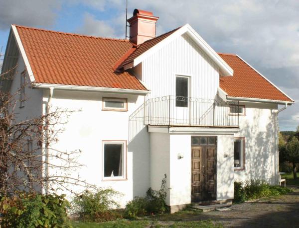 På billedet ses objektet Villan med egna sovrum för de flesta beliggende i byen Västervik.