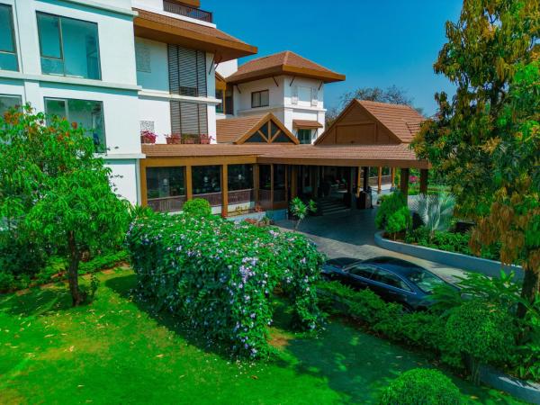 A la foto es mostra l'objecte Rhythm Lonavala - An All Suite Resort situat a la ciutat de Lonavala.