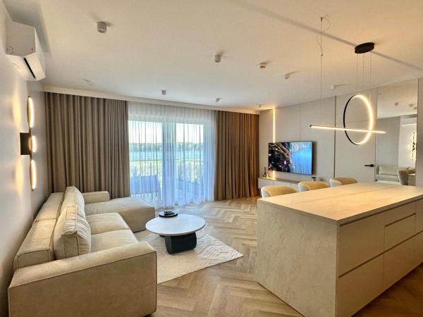 Na fotografii je vidět objekt MG52 Luksusowy apartament z widokiem na Zalew Zegrzyński nacházející se ve městě Jachranka.