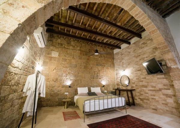 The photo shows the Napoleon suites located in the city of ‘Akko.