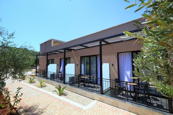 Mezzanine Bay, Himara