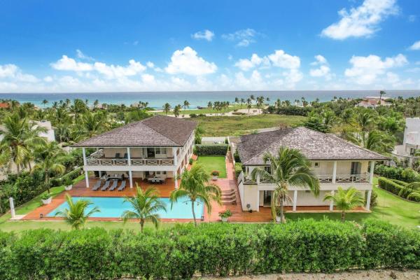 A la foto es mostra l'objecte Luxury Ocean-View Villa with Private Pool & Golf Access, Dedicated Staff situat a la ciutat de Punta Cana.