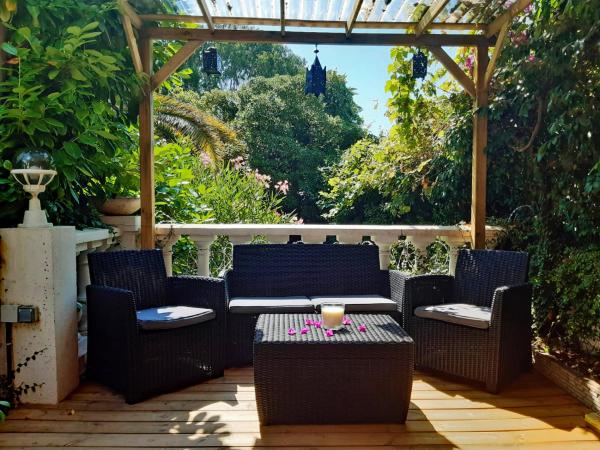 A la foto es mostra l'objecte Romantic house Golfe Juan situat a la ciutat de Vallauris.
